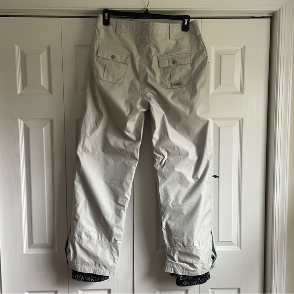 Roxy women’s snowpants - Picture 5 of 14
